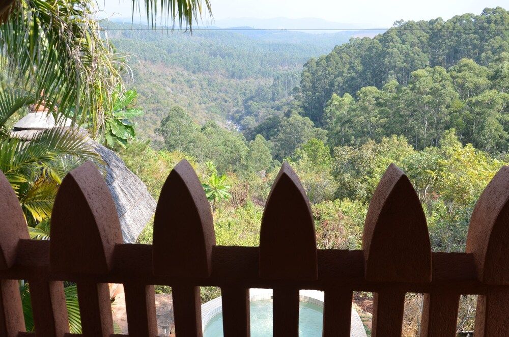 Timamoon Lodge Room (Bombay Moon)