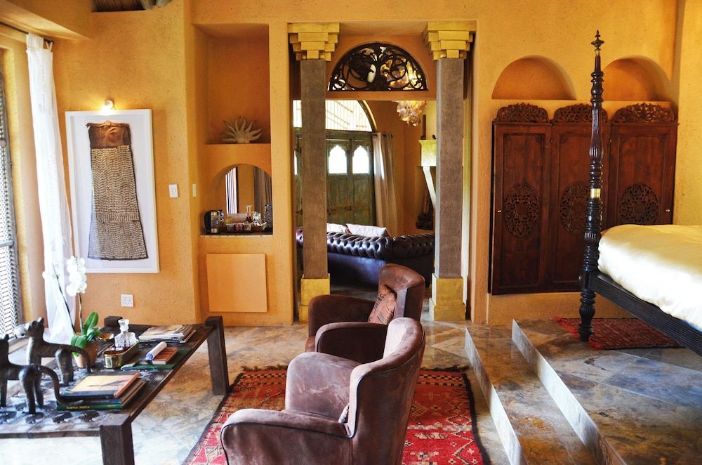 Timamoon Lodge Room (Bombay Moon) 3