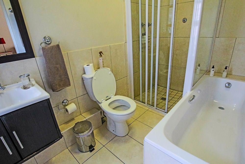 A&A Guesthouse Family Room, 2 Bedrooms, Kitchen (Courtyard) 2