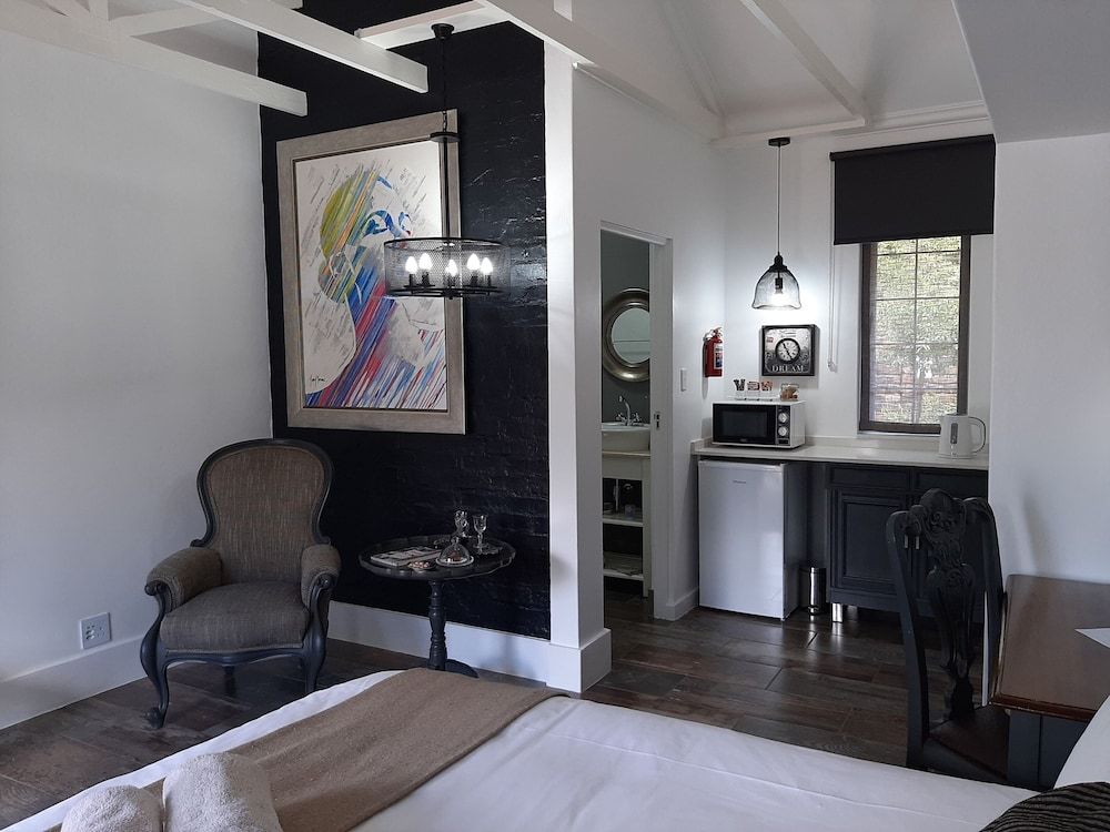 At 98 on Lynburn Guest House Luxury Suite, 1 Bedroom, Garden View 15