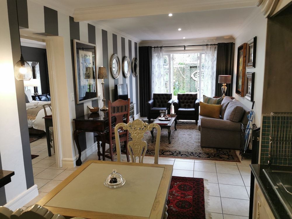 At 98 on Lynburn Guest House Executive Suite, 1 Bedroom (Executive Suite) 6