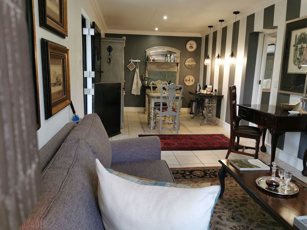 At 98 on Lynburn Guest House Executive Suite, 1 Bedroom (Executive Suite) 17