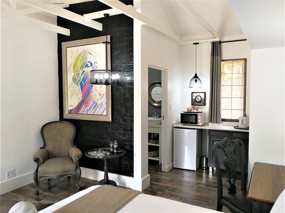 At 98 on Lynburn Guest House Luxury Suite, 1 Bedroom, Garden View 14