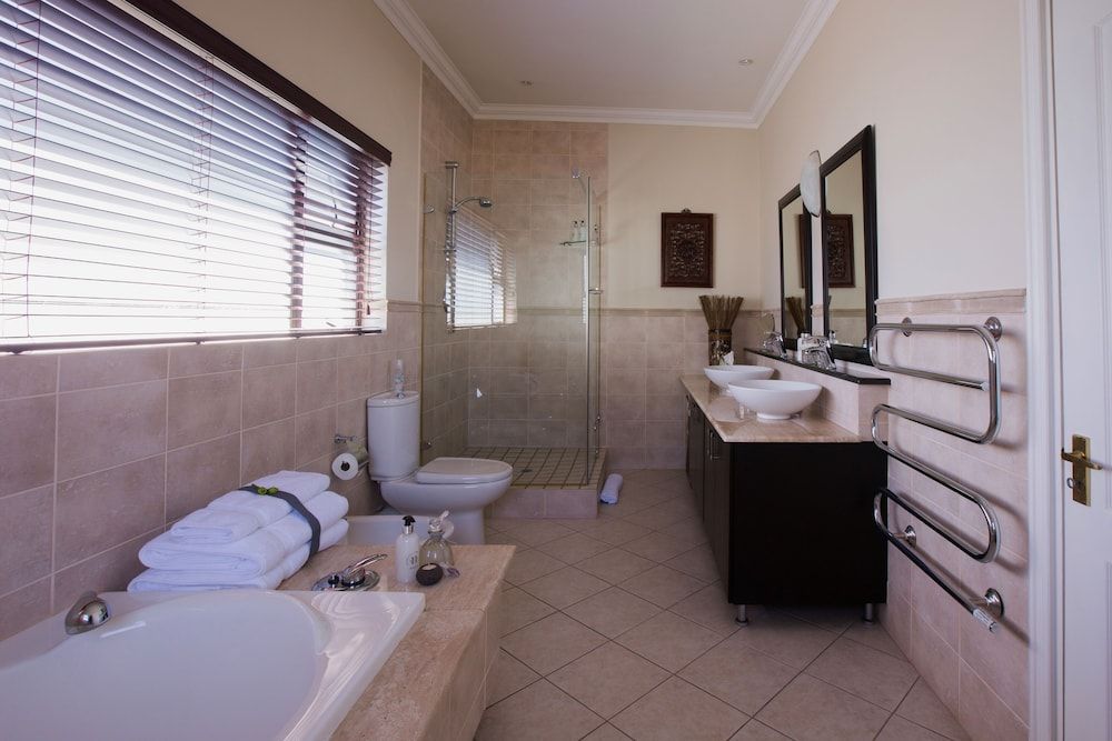 58 On Hume Junior Suite, Balcony, Garden View 2