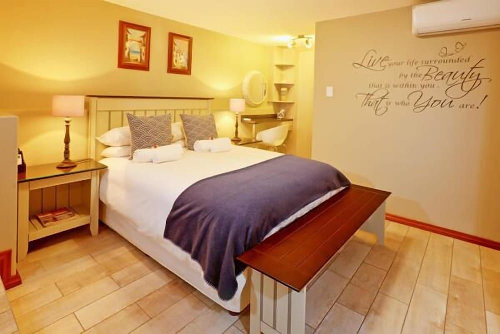 Superior Queen Room with Bath & Shower