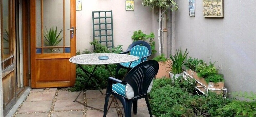 Glenhaven Guesthouse Courtyard Cottage 10