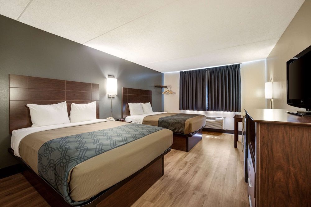 Room, 2 Double Beds, Accessible, Non Smoking (Ground Floor, Pets Allowed)