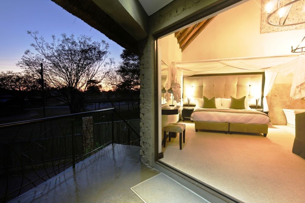 The Blades Executive Double or Twin Room 4