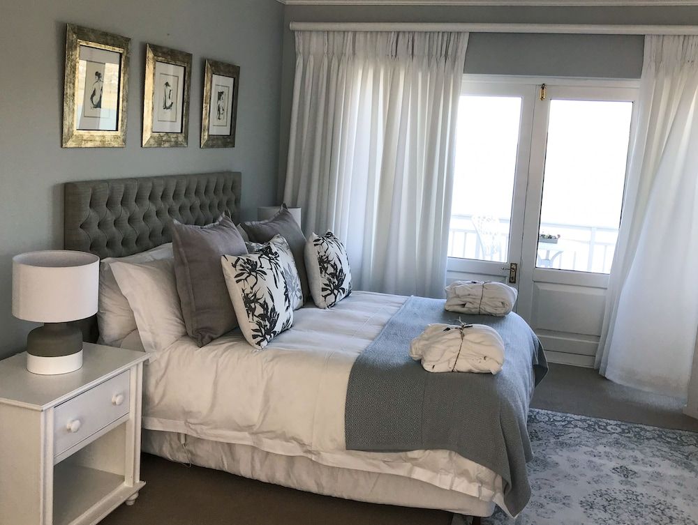 Honeymoon Room (Sea Facing Suite -Honeymoon)