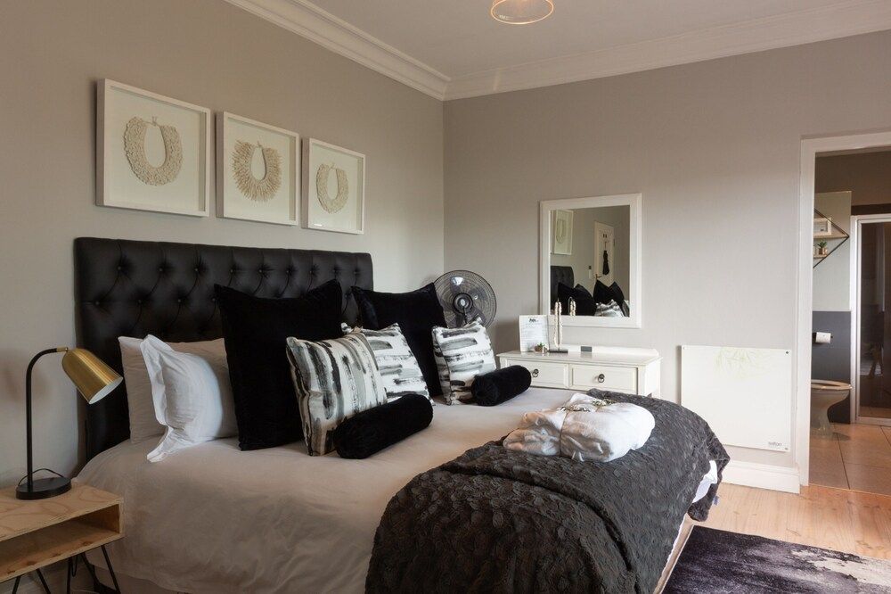 Standard Double or Twin Room (Standard Lagoon & Sea Facing King)