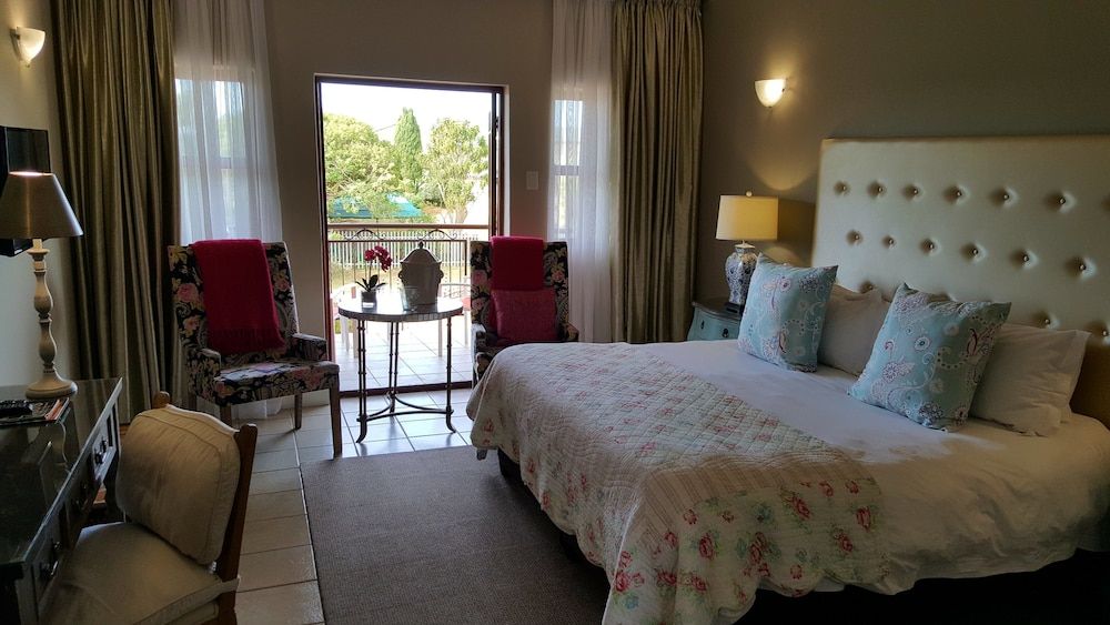 The Mandyville Executive Room 3