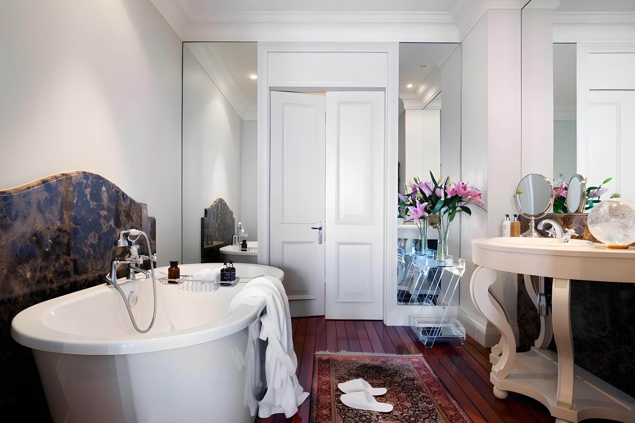 21 Nettleton King Double Room 2