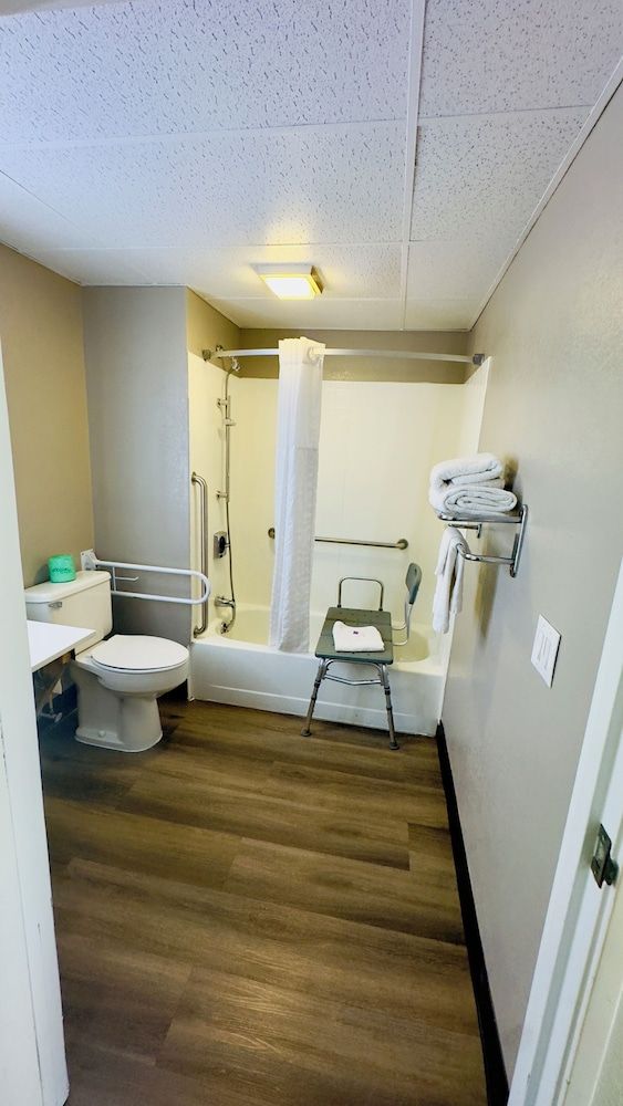 Motel 6 McGraw, NY - Cortland Standard Room, 2 Double Beds, Accessible, Non Smoking 6