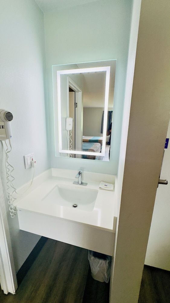 Motel 6 McGraw, NY - Cortland Standard Room, 2 Double Beds, Non Smoking 5