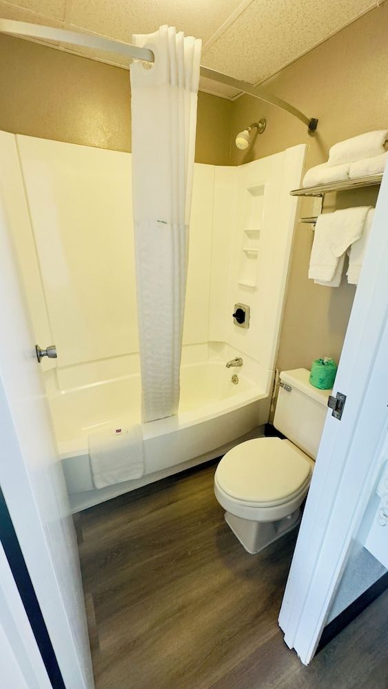 Motel 6 McGraw, NY - Cortland Standard Room, 2 Double Beds, Non Smoking 6