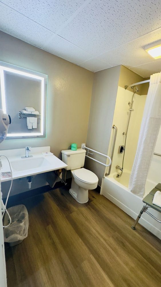 Motel 6 McGraw, NY - Cortland Standard Room, 2 Double Beds, Accessible, Non Smoking 7