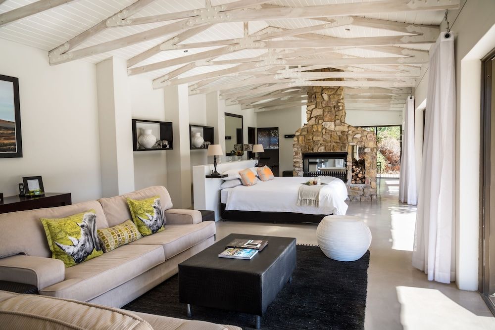 Hopewell Private Game Reserve Rhino Private Suite with Swimming Pool 2