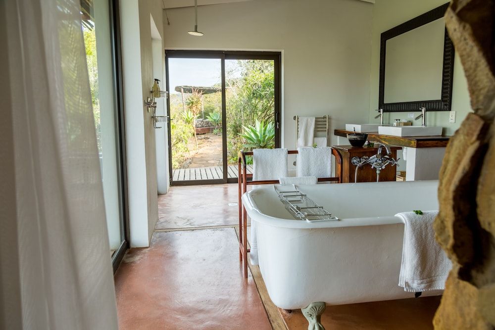 Hopewell Private Game Reserve Nguni Private Luxury Suite with Gazebo (1) 6