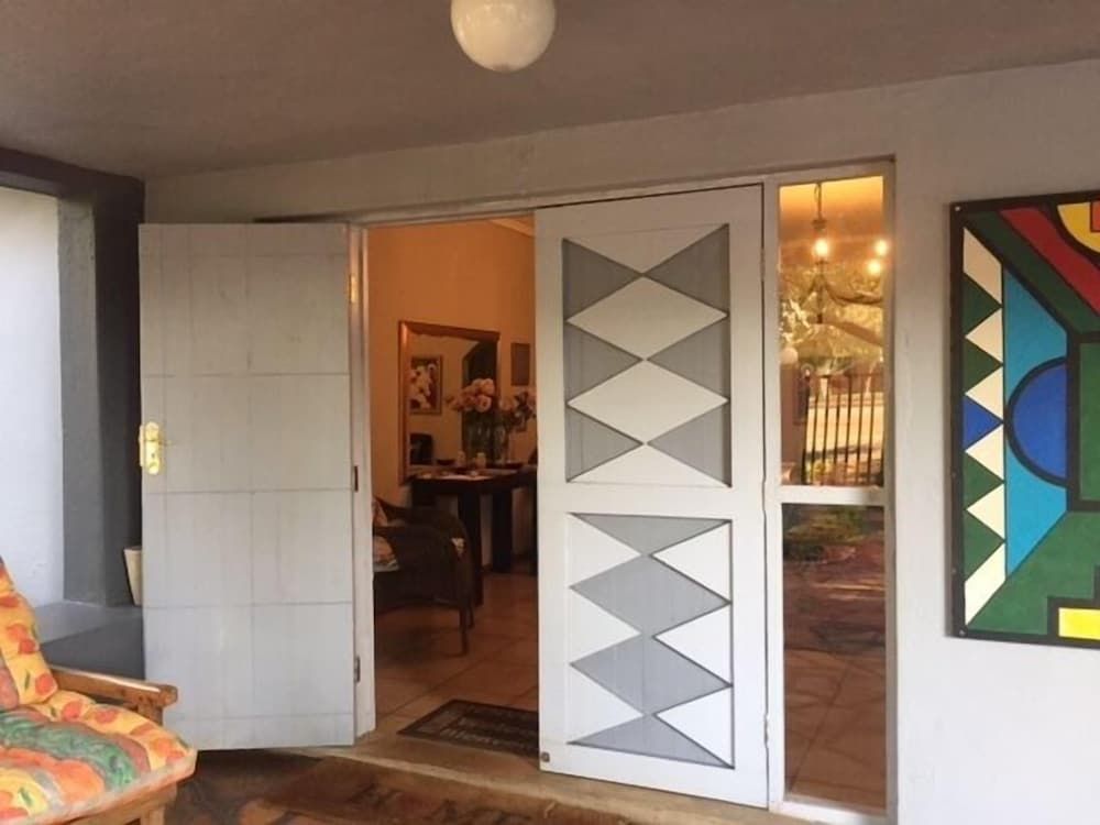 Hlulala Guesthouse Deluxe Twin Rooms (2) 2