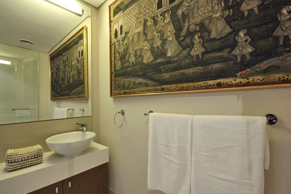 702 Canal Quays Exclusive Apartment, 1 Room, Canal View 6