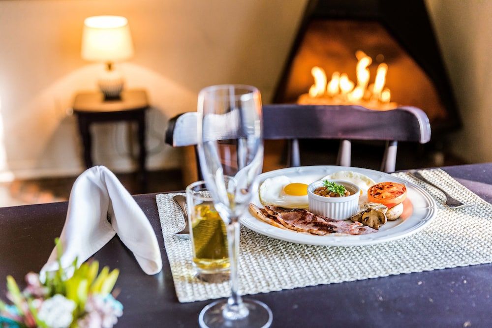 Room Service - Dining