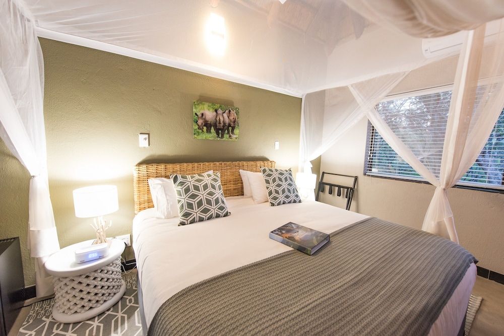 Bushbaby River Lodge Rhino Room 2