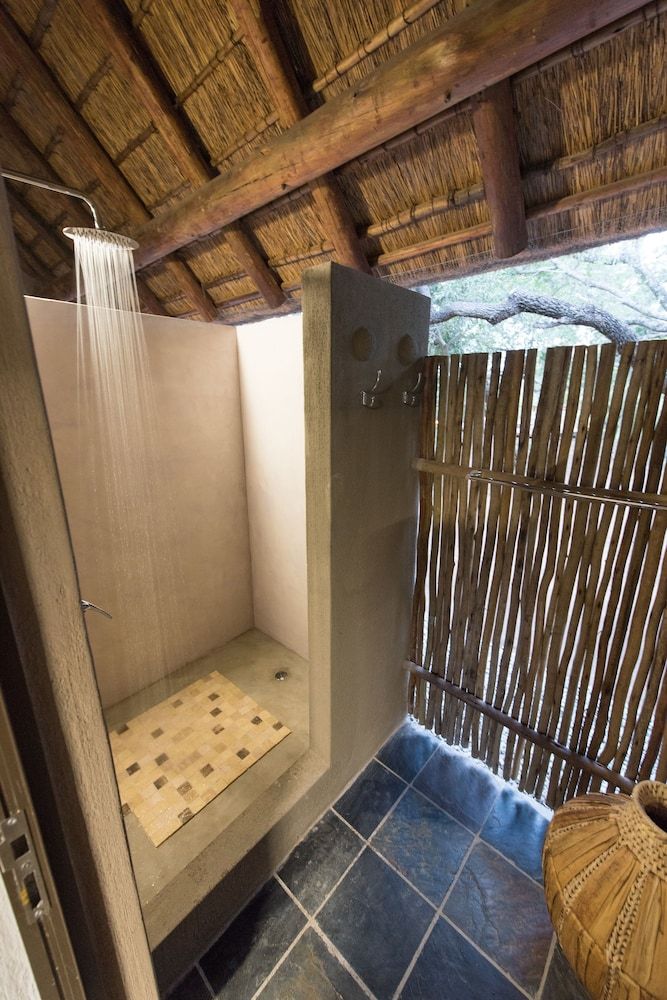 Bushbaby River Lodge Rhino Room 6