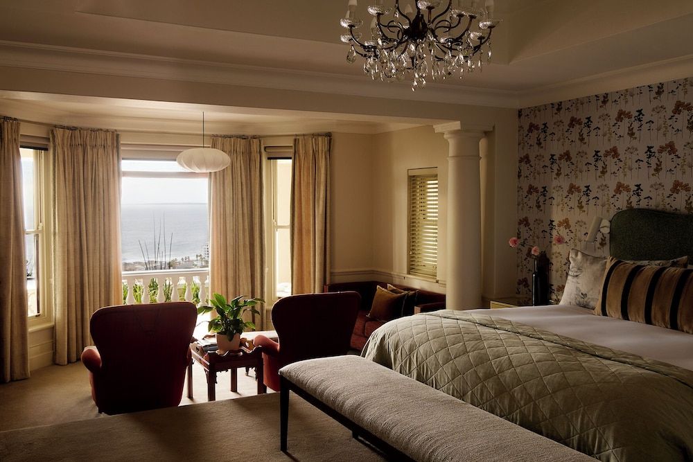 undefined Ellerman House 10