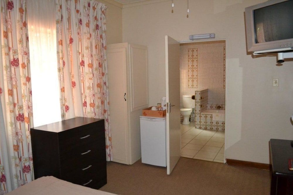 Pretoria North Lodge Deluxe Room, 1 Bedroom (DOUBLE(Full Bathroom)) 2