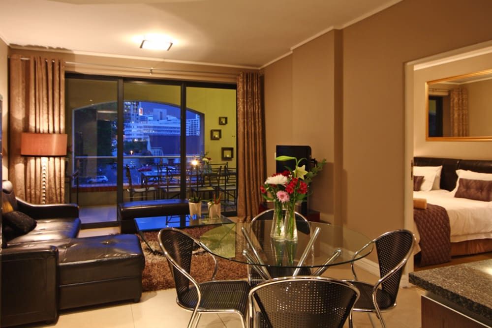 Cape eazi stayz Rockwell Apartments Rockefellers 7