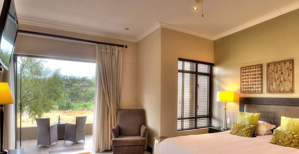 Deluxe Double or Twin Room, 1 King Bed, Mountain View