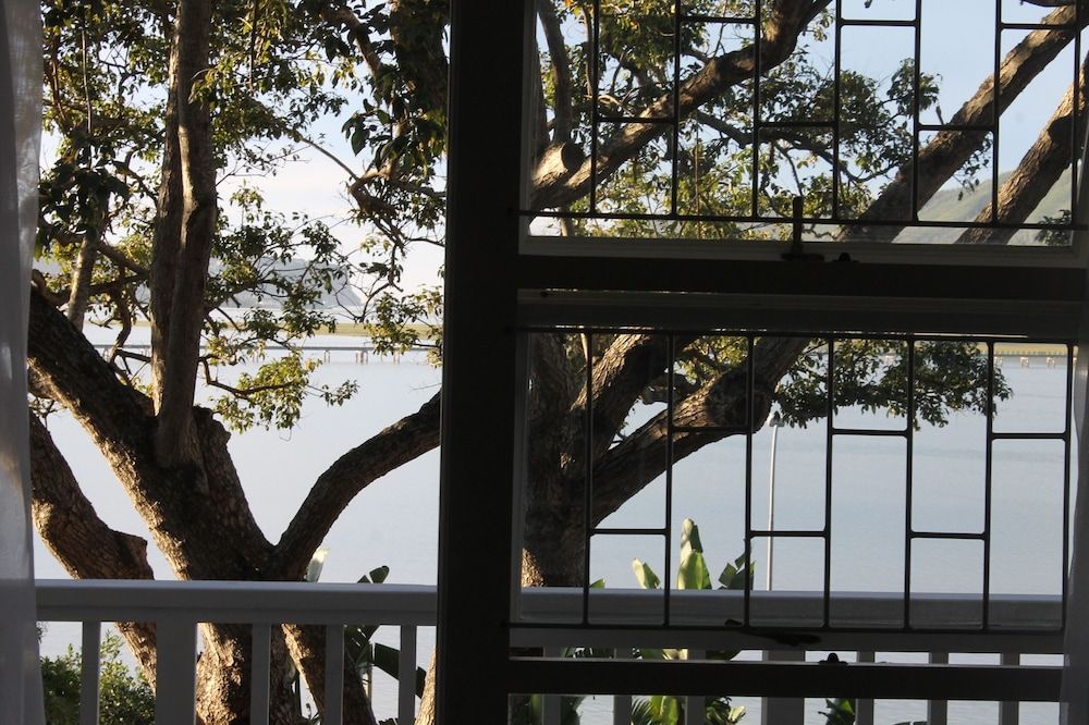 Phoenix Lodge and Waterside Accommodation Standard Double Room, Lagoon View 4