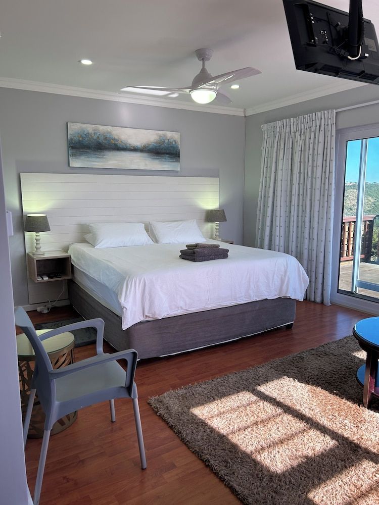 Skylink Holiday Accommodation Bells and Whistles 8