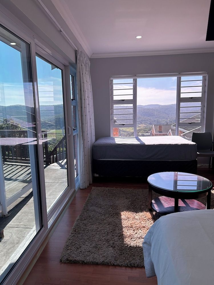 Skylink Holiday Accommodation Bells and Whistles 4