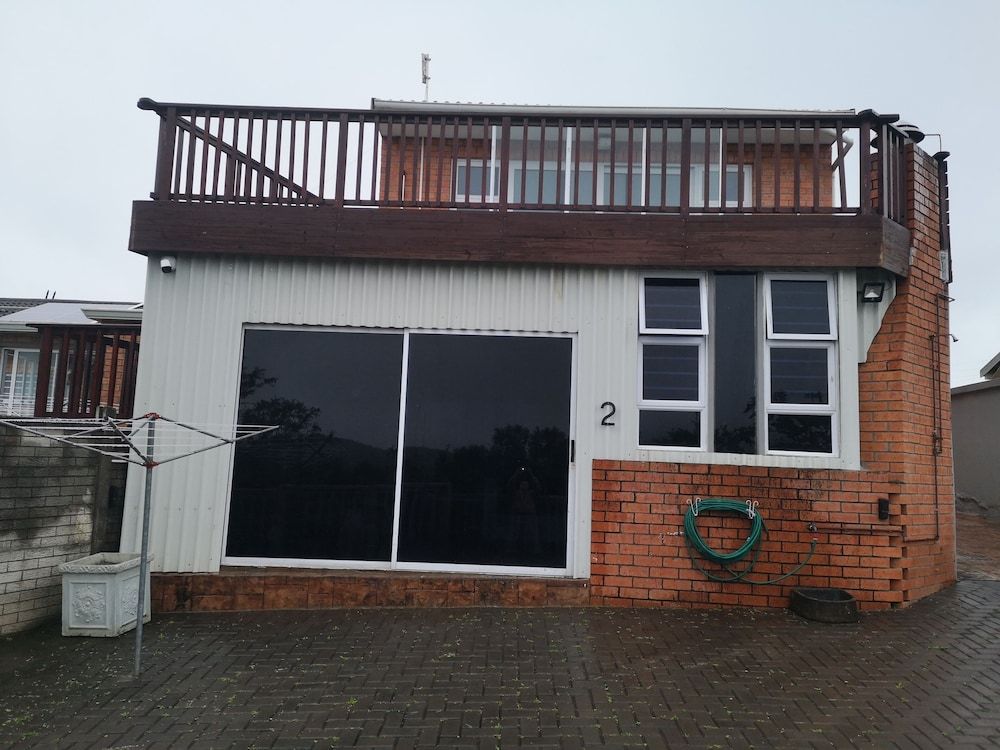 Skylink Holiday Accommodation Bells and Whistles 3