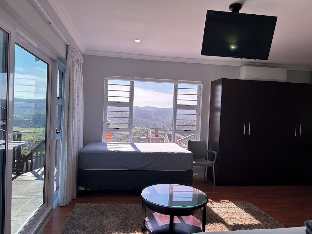 Skylink Holiday Accommodation Bells and Whistles 6