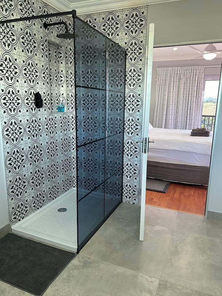 Skylink Holiday Accommodation Bells and Whistles 29