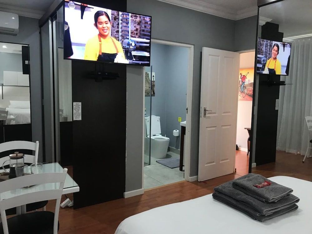 Skylink Holiday Accommodation Room 11 5