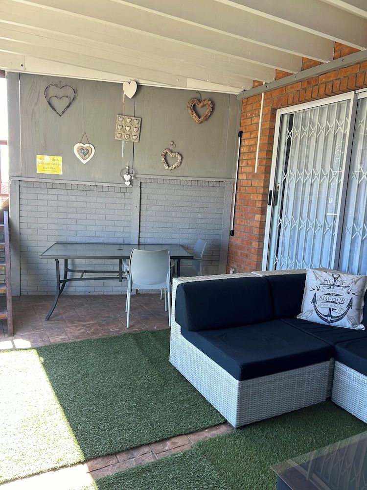 Skylink Holiday Accommodation Bells and Whistles 22