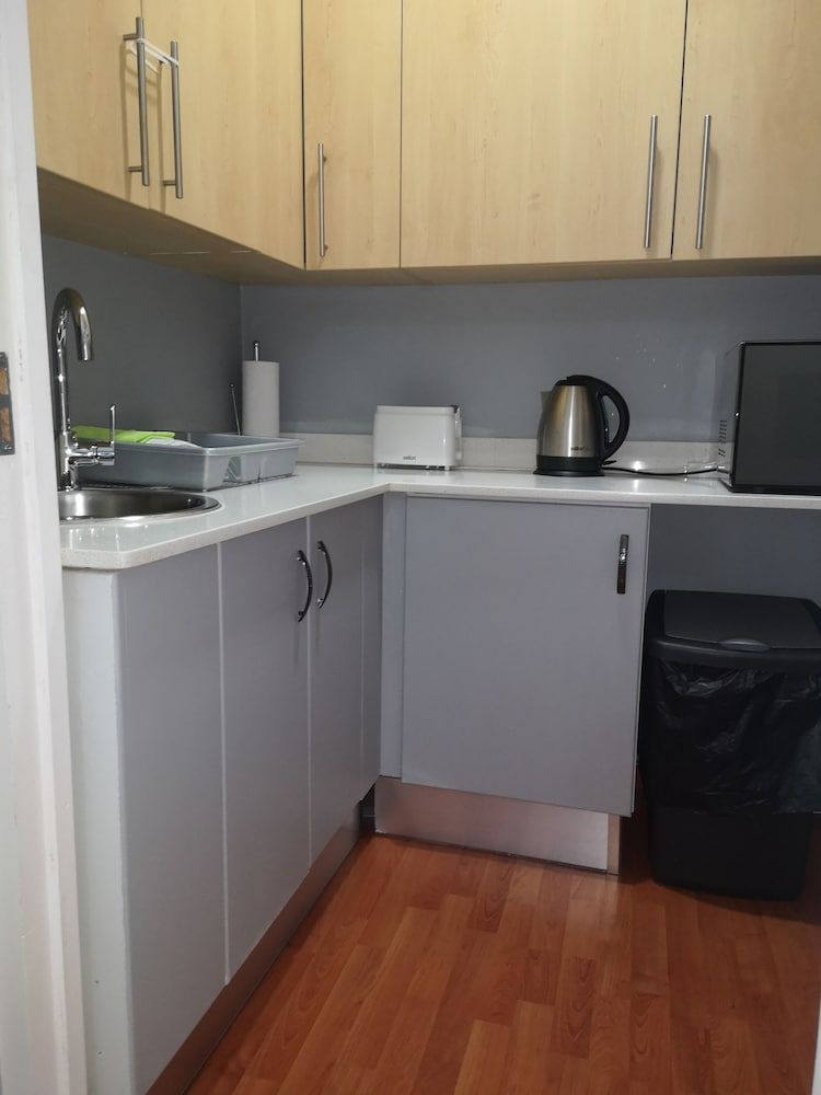 Skylink Holiday Accommodation Room 11 13