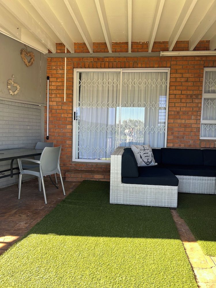 Skylink Holiday Accommodation Bells and Whistles 21