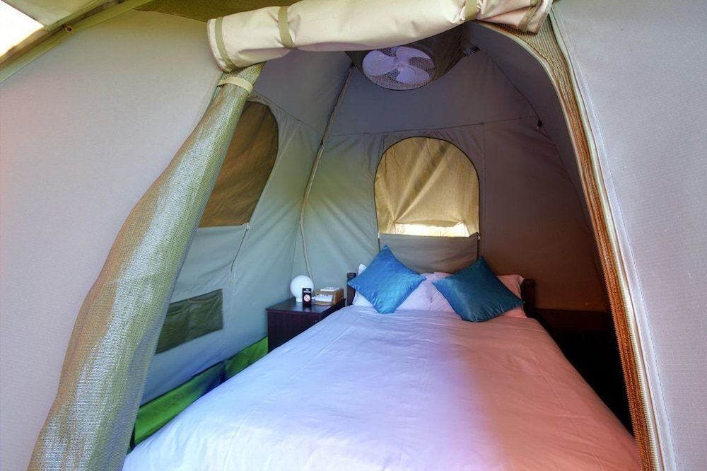 DOUBLE TENT