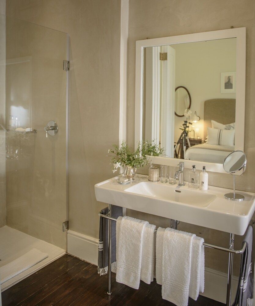 Torburnlea Homestead Luxury Accommodation Double Room (King) 2 5