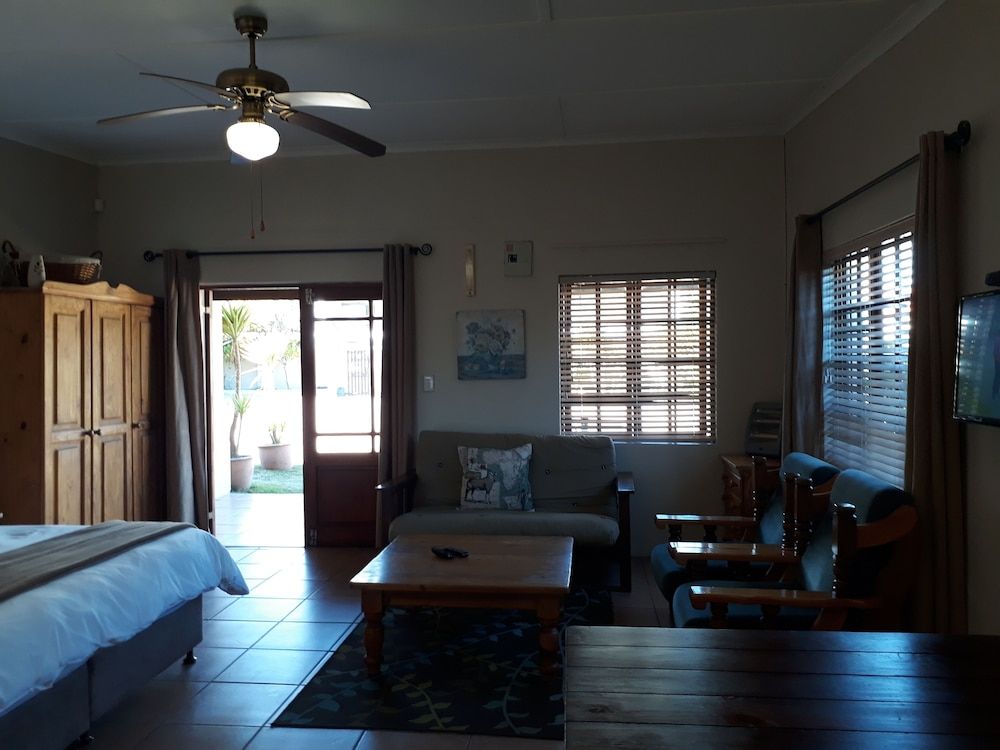 Tourist Lodge Gansbaai Classic Room, 1 Bedroom, Non Smoking 5