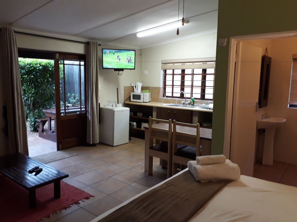 Tourist Lodge Gansbaai Classic Room, 1 Bedroom, Non Smoking 4