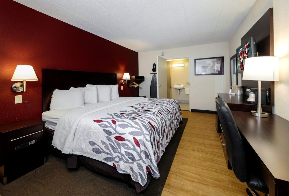 Superior Room, 1 King Bed, Accessible (Smoke Free)