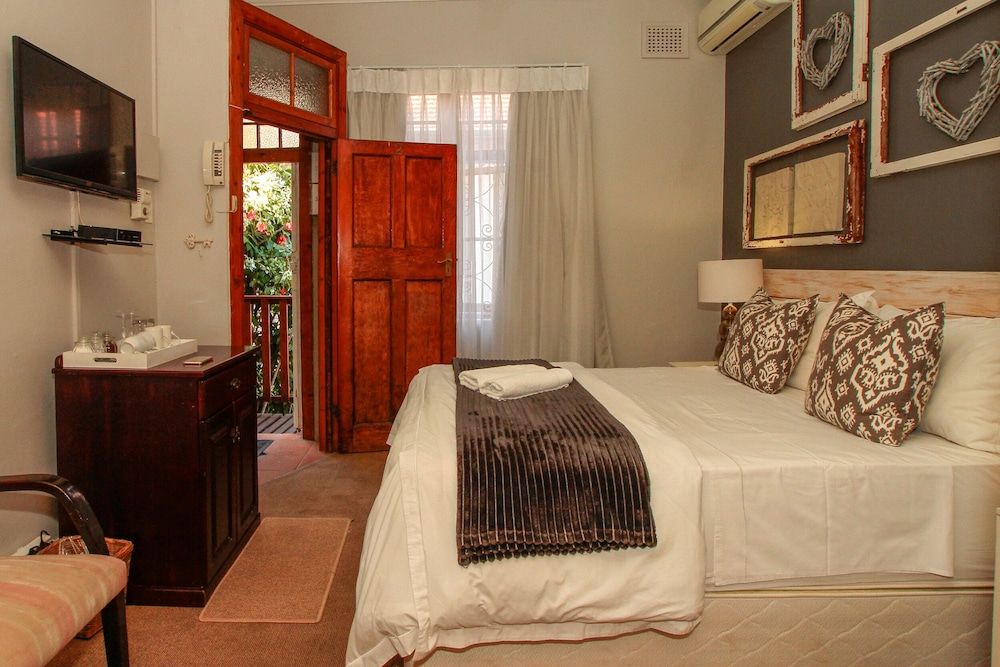 The Oakwood Suite