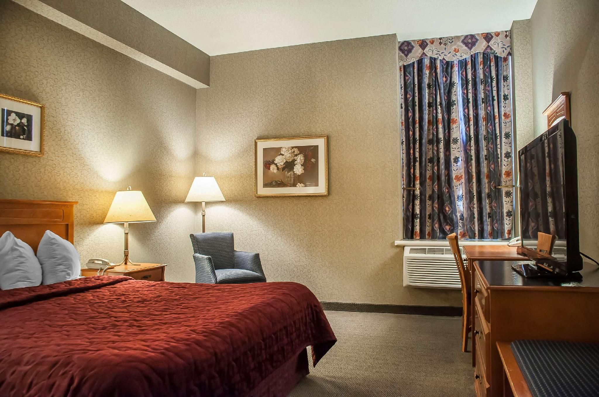 1 Queen Bed, Nonsmoking