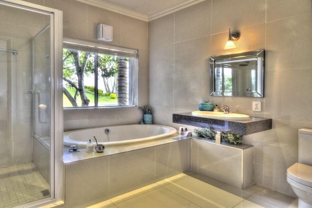 Loerie's Call Guesthouse Executive Double Room, 1 Bedroom, Balcony 7