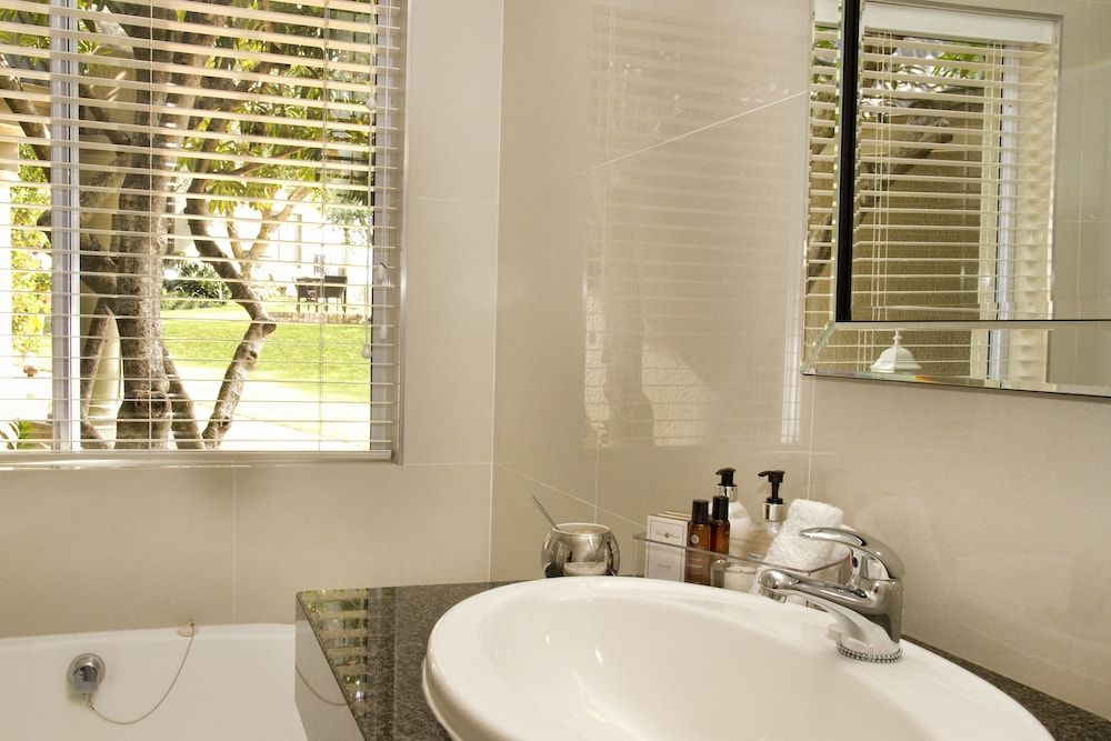 Loerie's Call Guesthouse Executive Double Room, 1 Bedroom, Balcony 6